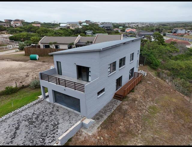 3 BEDROOM HOUSE FOR SALE IN PARADISE BEACH